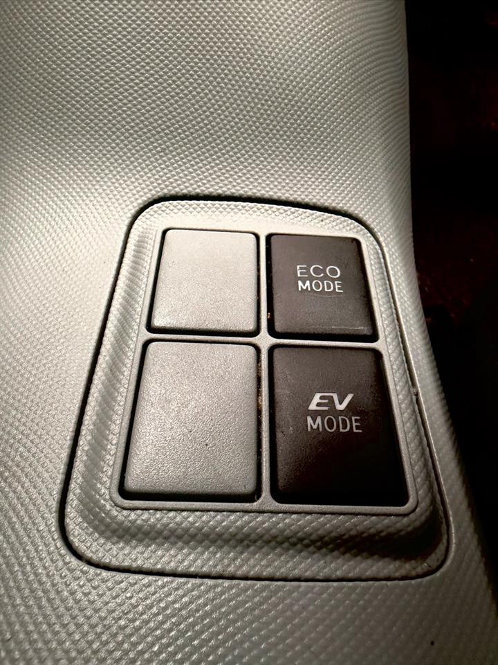 2014 Toyota Aqua thumbnail