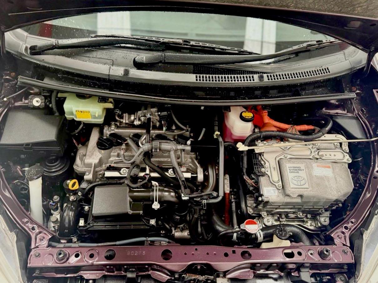 2014 Toyota Aqua thumbnail