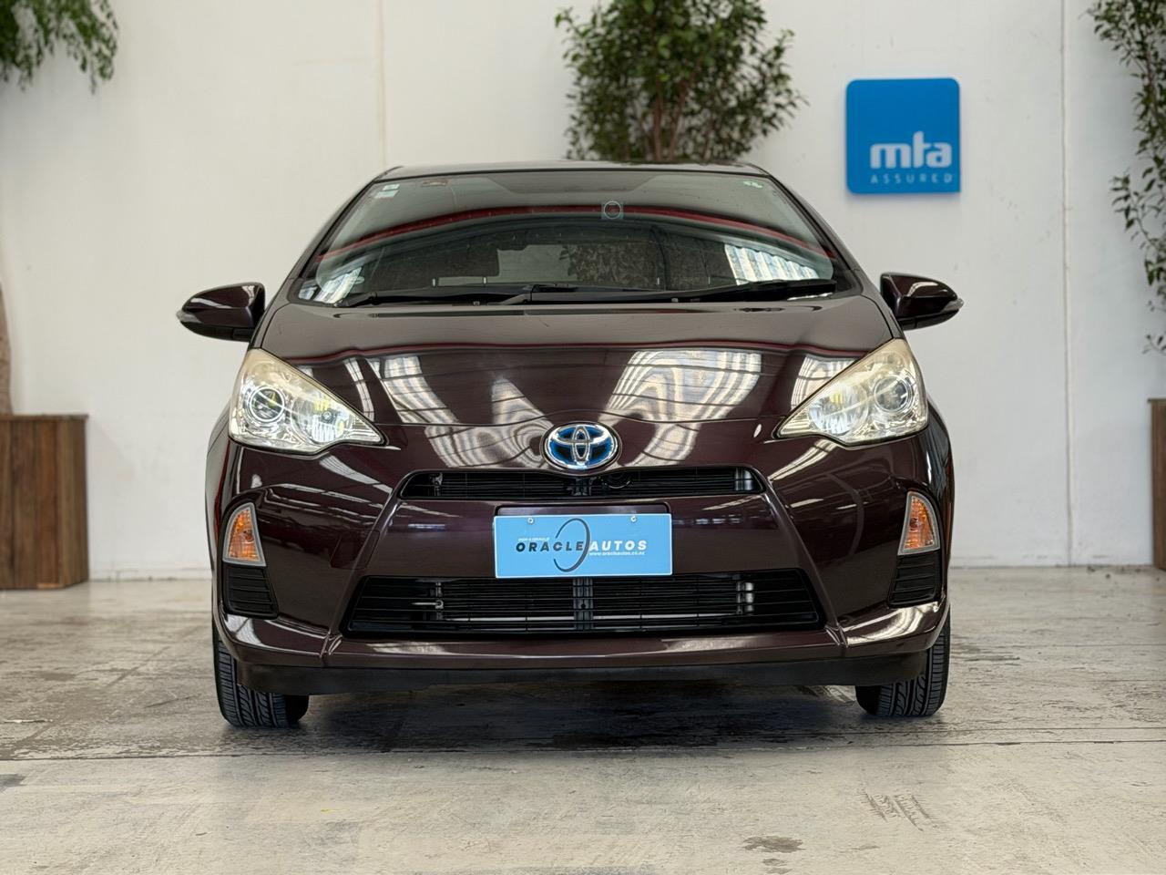 2014 Toyota Aqua thumbnail