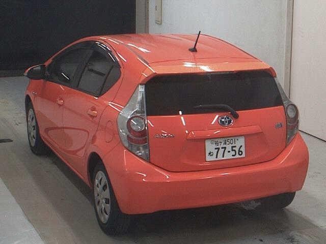 2014 Toyota Aqua thumbnail