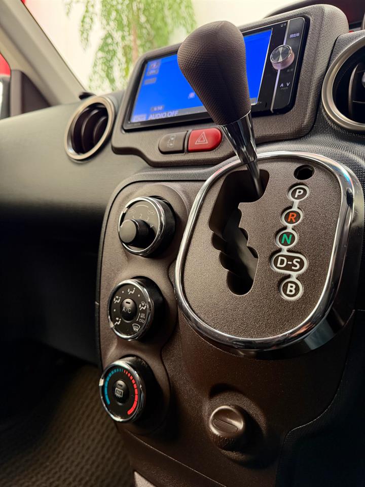 2013 Toyota Spade thumbnail