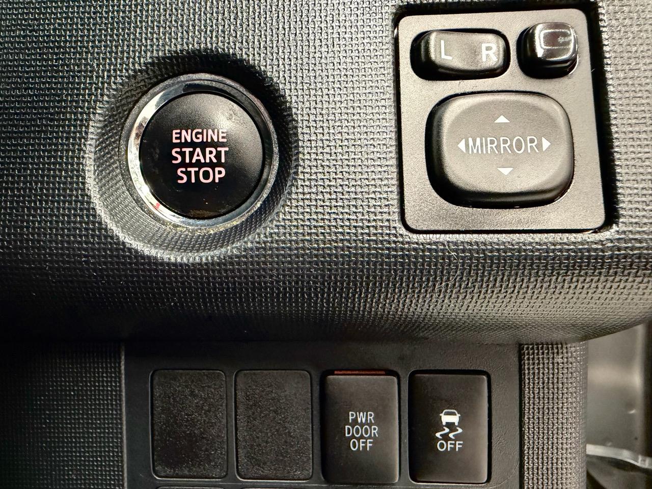 2013 Toyota Spade thumbnail