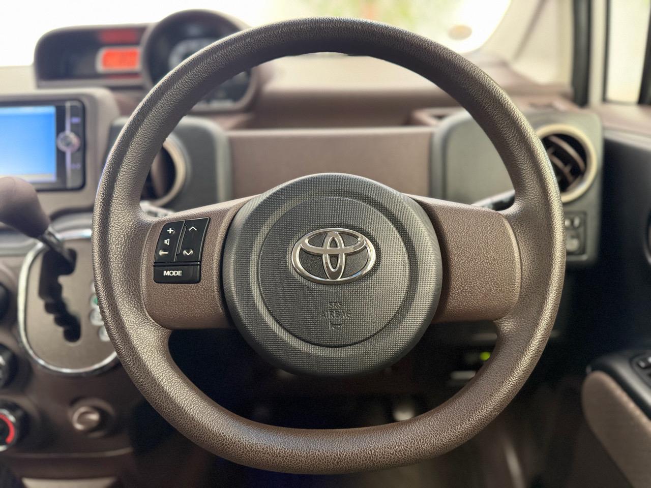 2013 Toyota Spade thumbnail