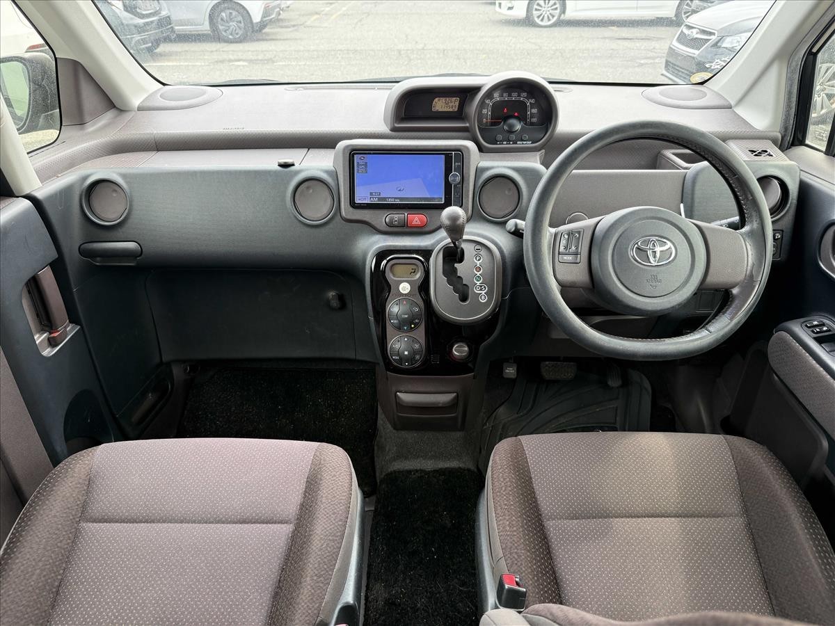 2013 Toyota Porte thumbnail