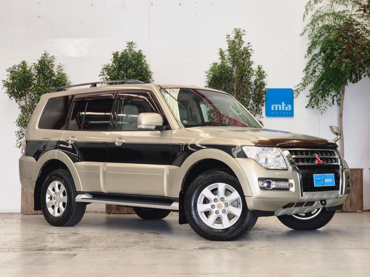 2014 Mitsubishi Pajero thumbnail