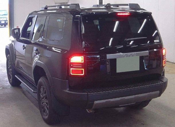 2026 Toyota Land Cruiser Prado thumbnail