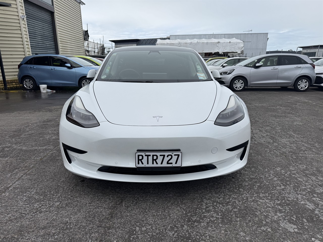 2021 Tesla MODEL thumbnail