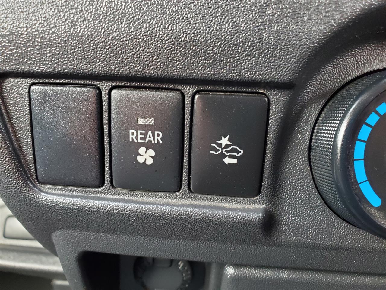 2021 Toyota Hiace thumbnail