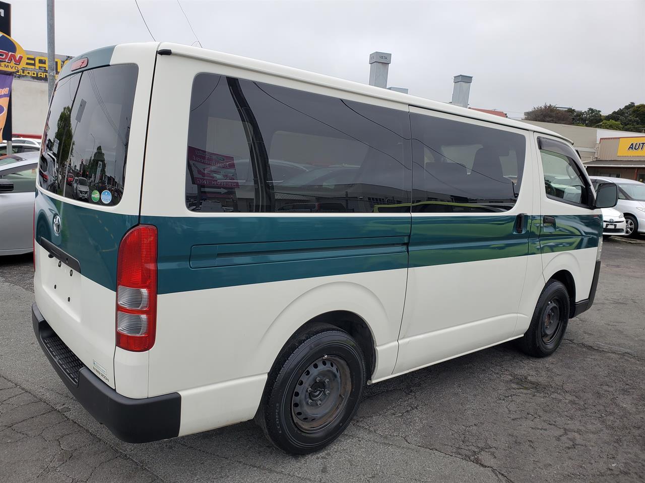 2021 Toyota Hiace thumbnail