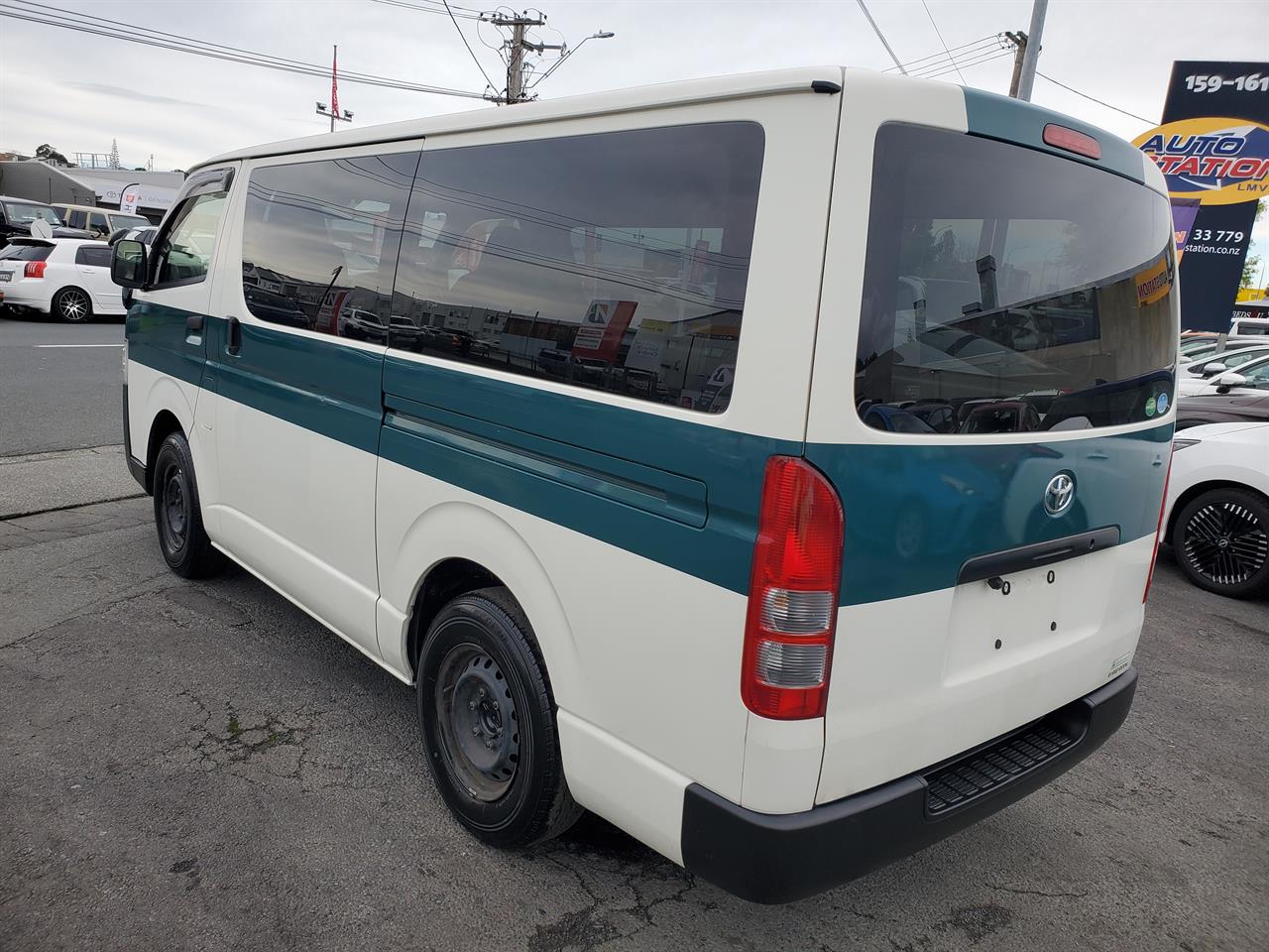 2021 Toyota Hiace thumbnail