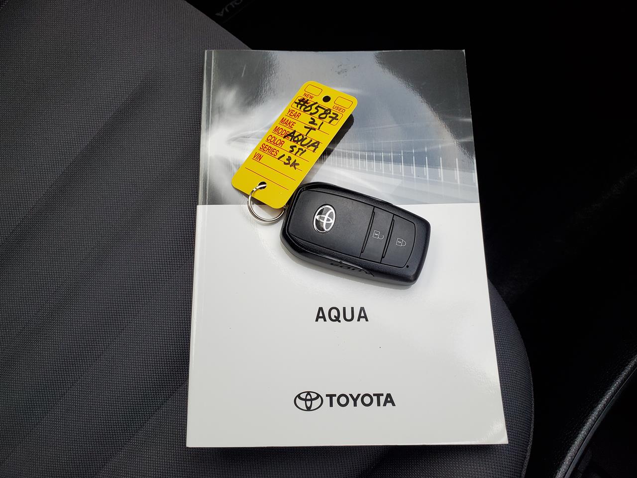 2021 Toyota Aqua thumbnail