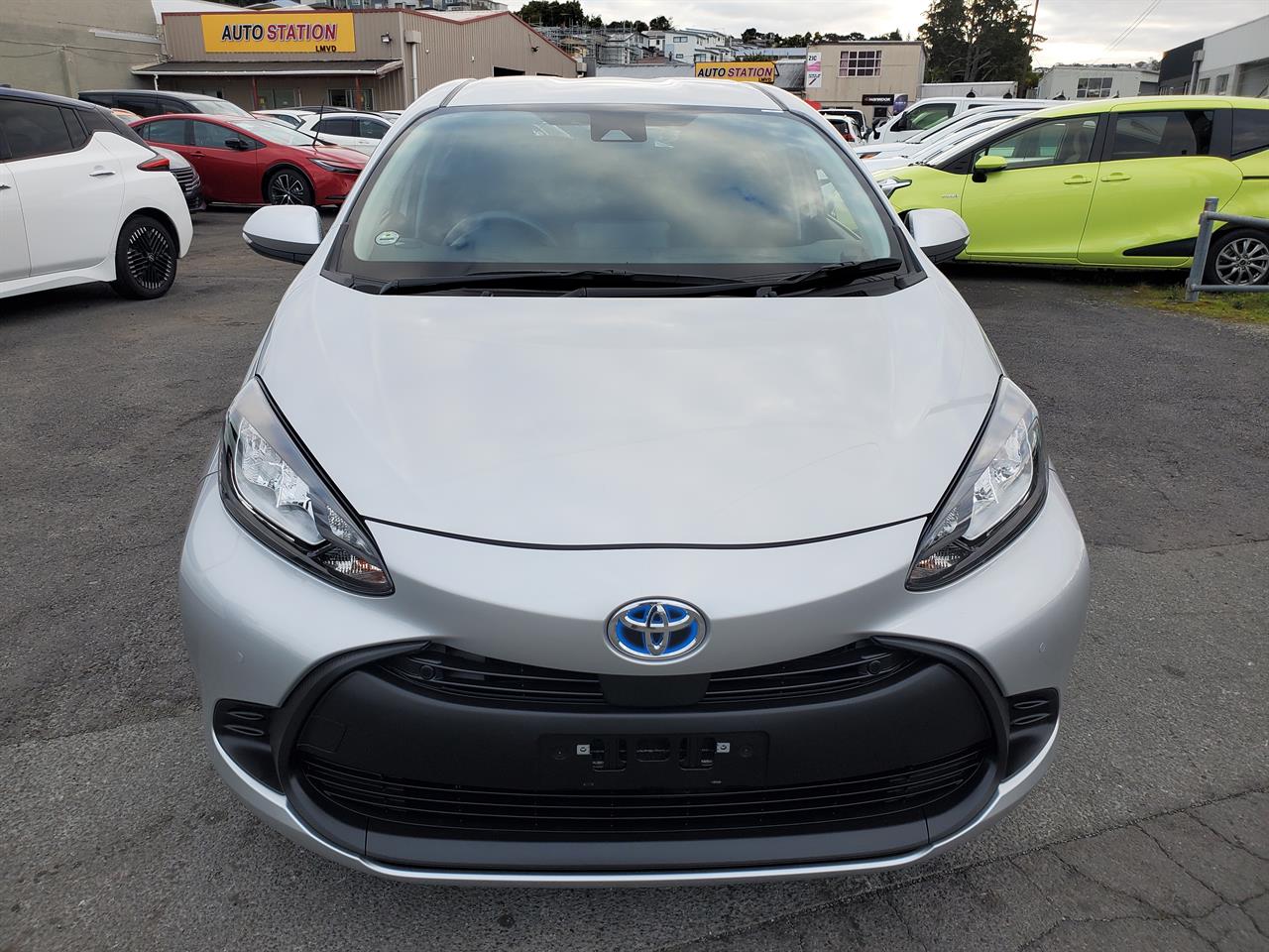 2021 Toyota Aqua thumbnail