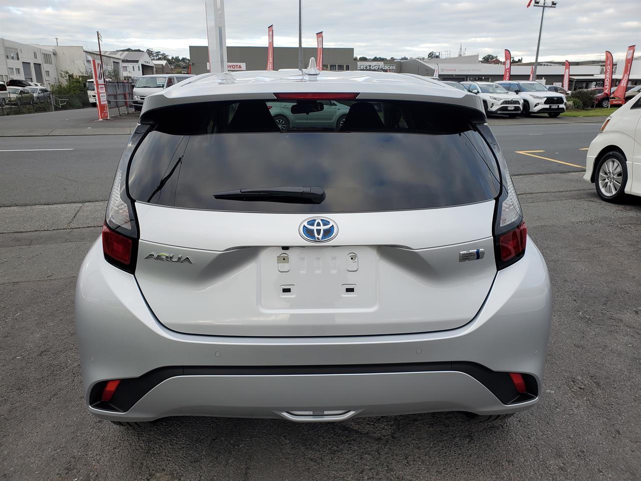 2021 Toyota Aqua thumbnail