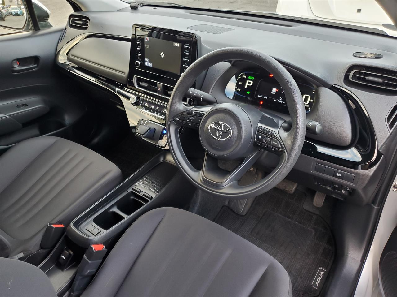2021 Toyota Aqua thumbnail
