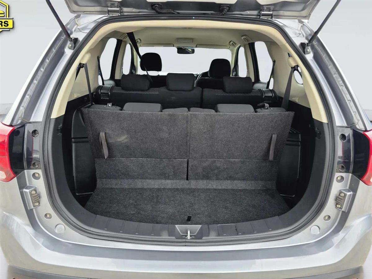 2015 Mitsubishi Outlander thumbnail