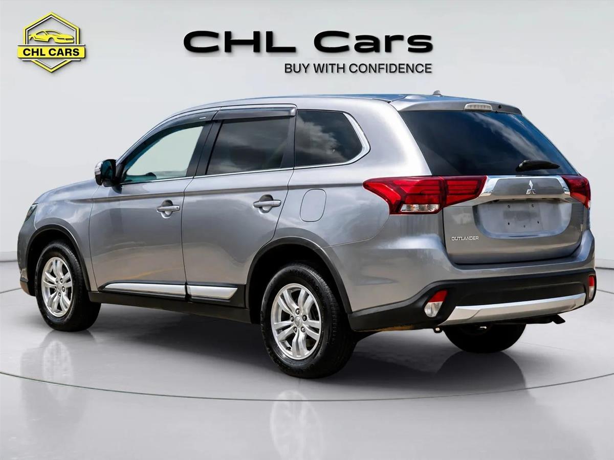 2015 Mitsubishi Outlander thumbnail