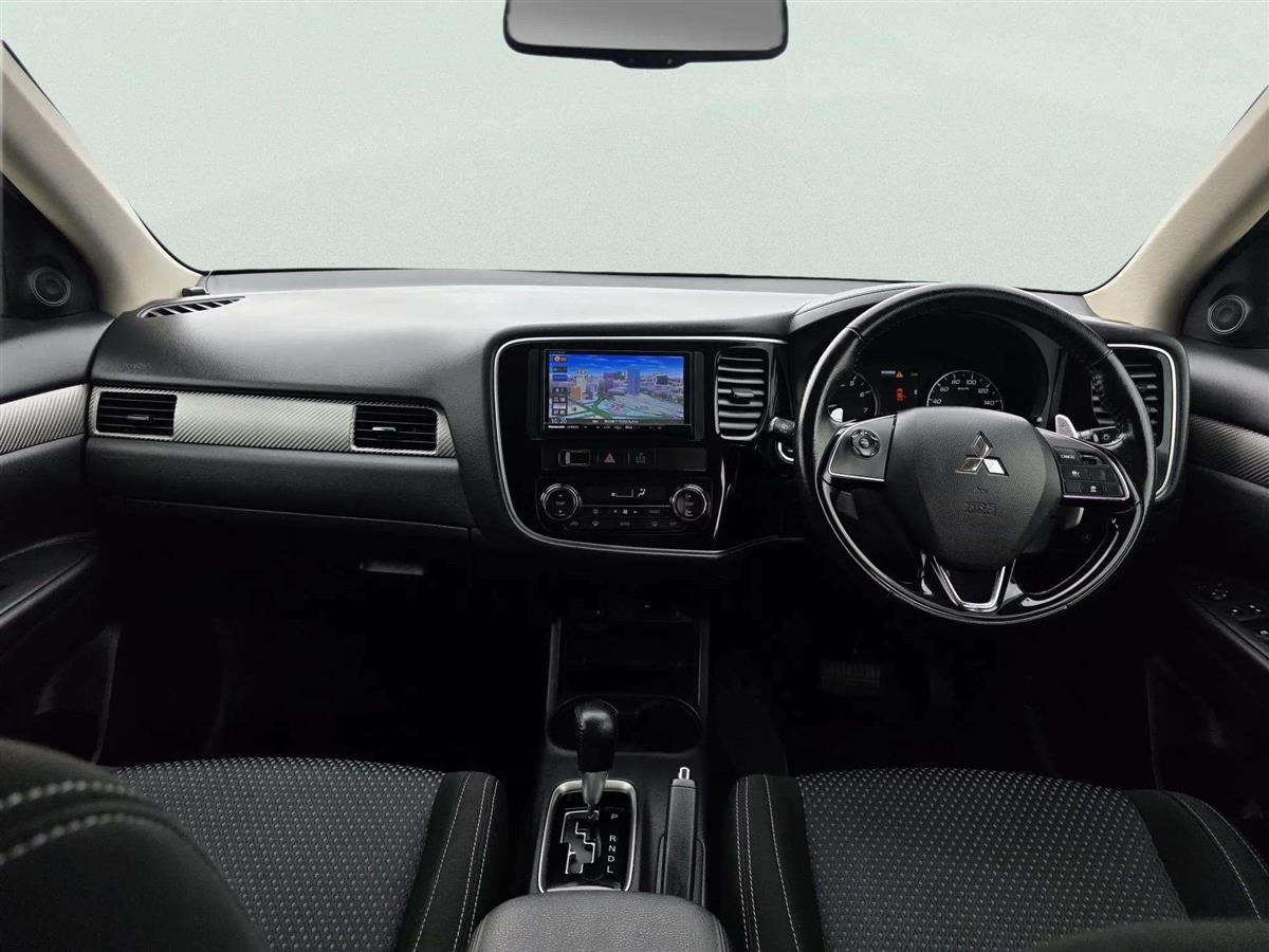 2015 Mitsubishi Outlander thumbnail