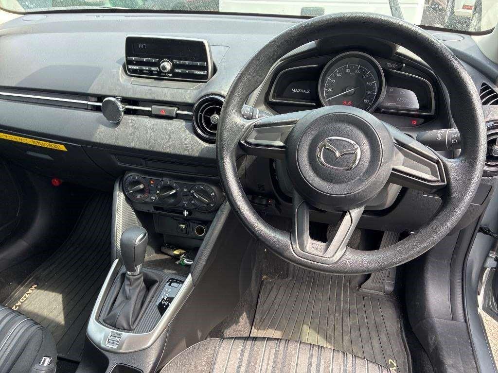 2021 Mazda 2 thumbnail