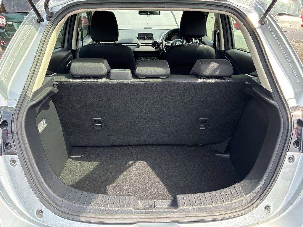 2021 Mazda 2 thumbnail