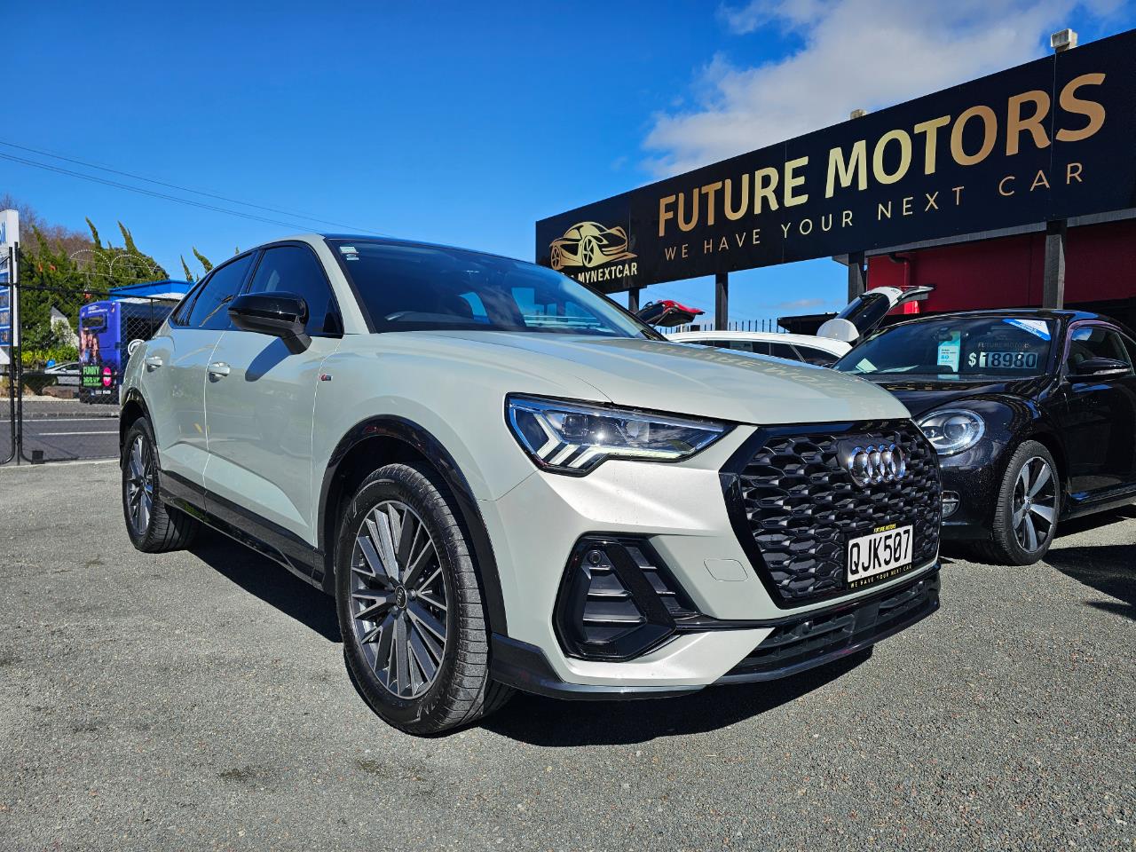 2023 Audi Q3 thumbnail