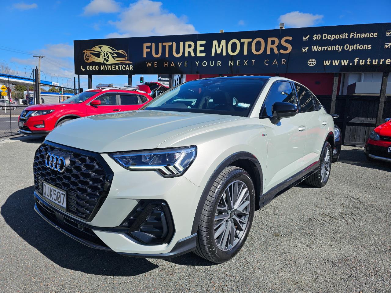 2023 Audi Q3 thumbnail