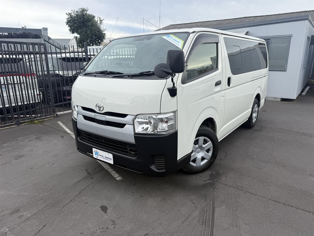 2018 Toyota Hiace thumbnail
