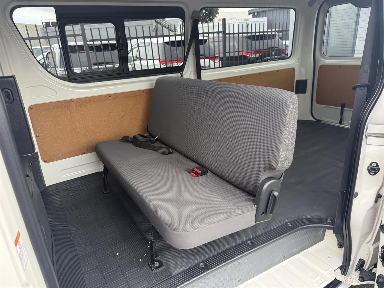 2018 Toyota Hiace thumbnail