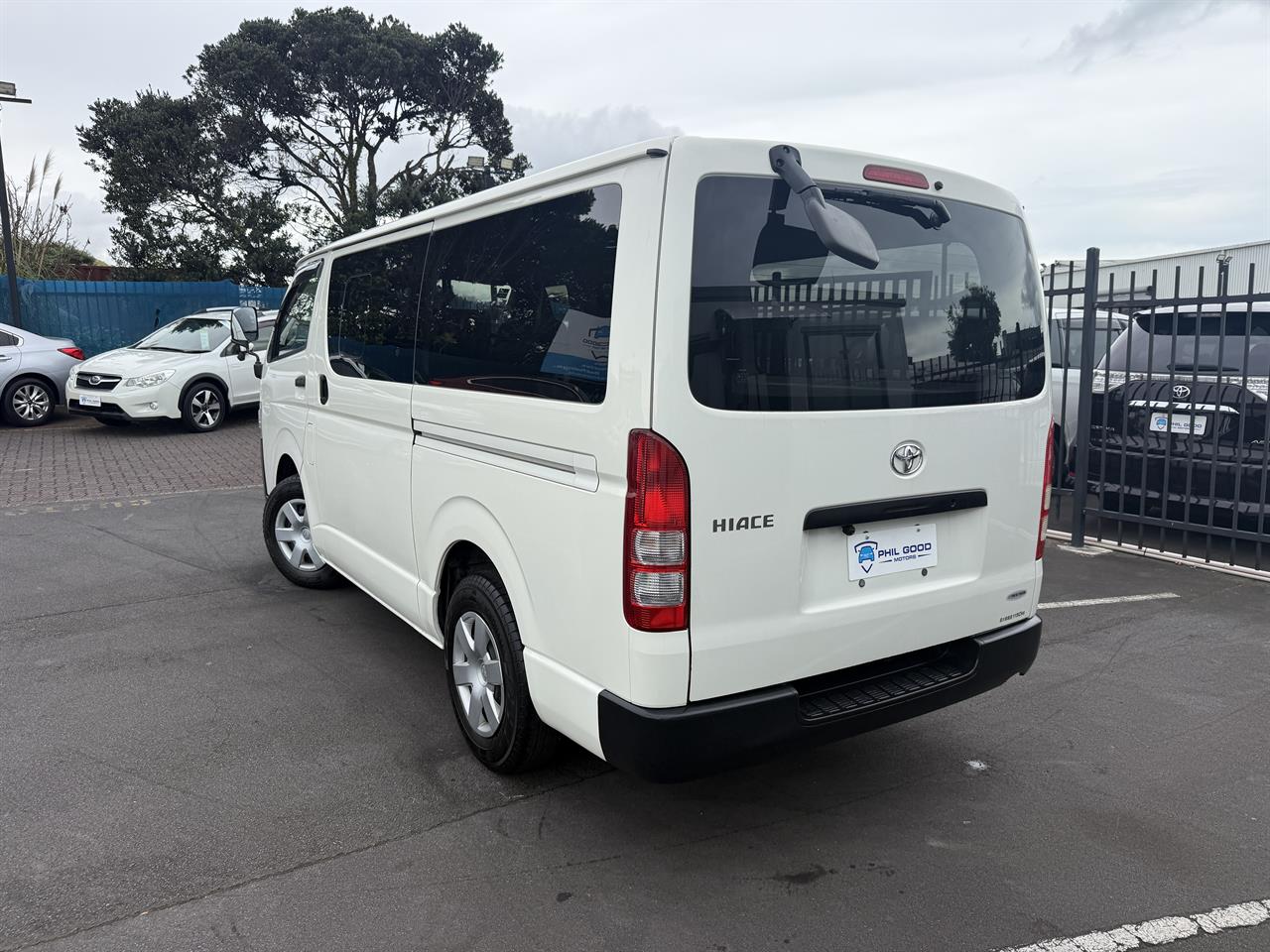 2018 Toyota Hiace thumbnail