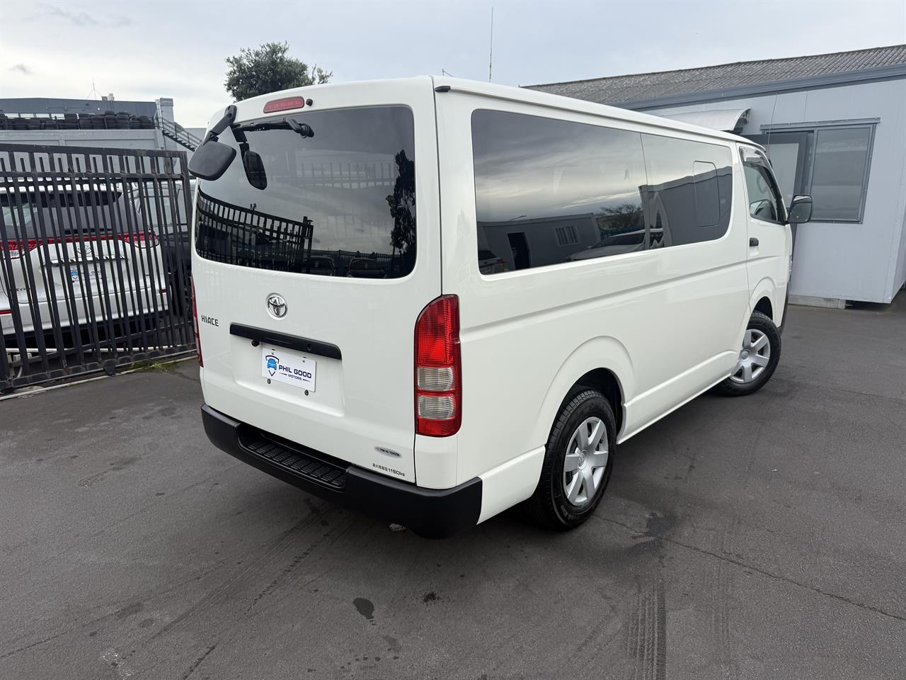2018 Toyota Hiace thumbnail