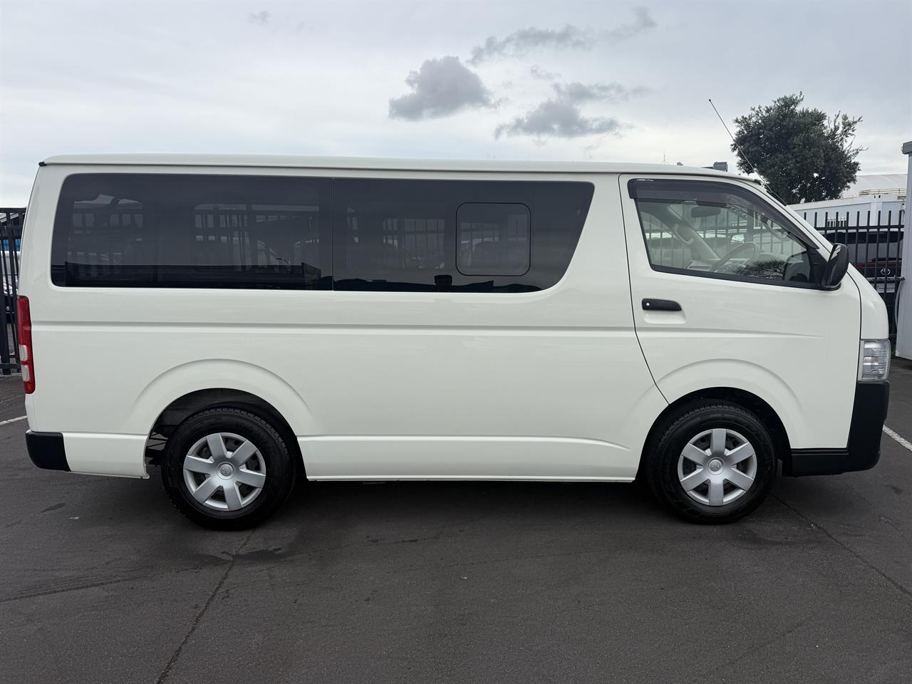 2018 Toyota Hiace thumbnail