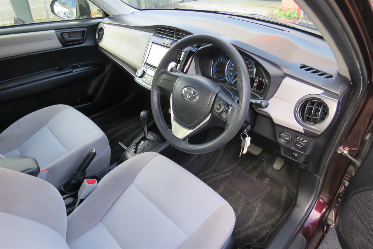 2015 Toyota Corolla thumbnail