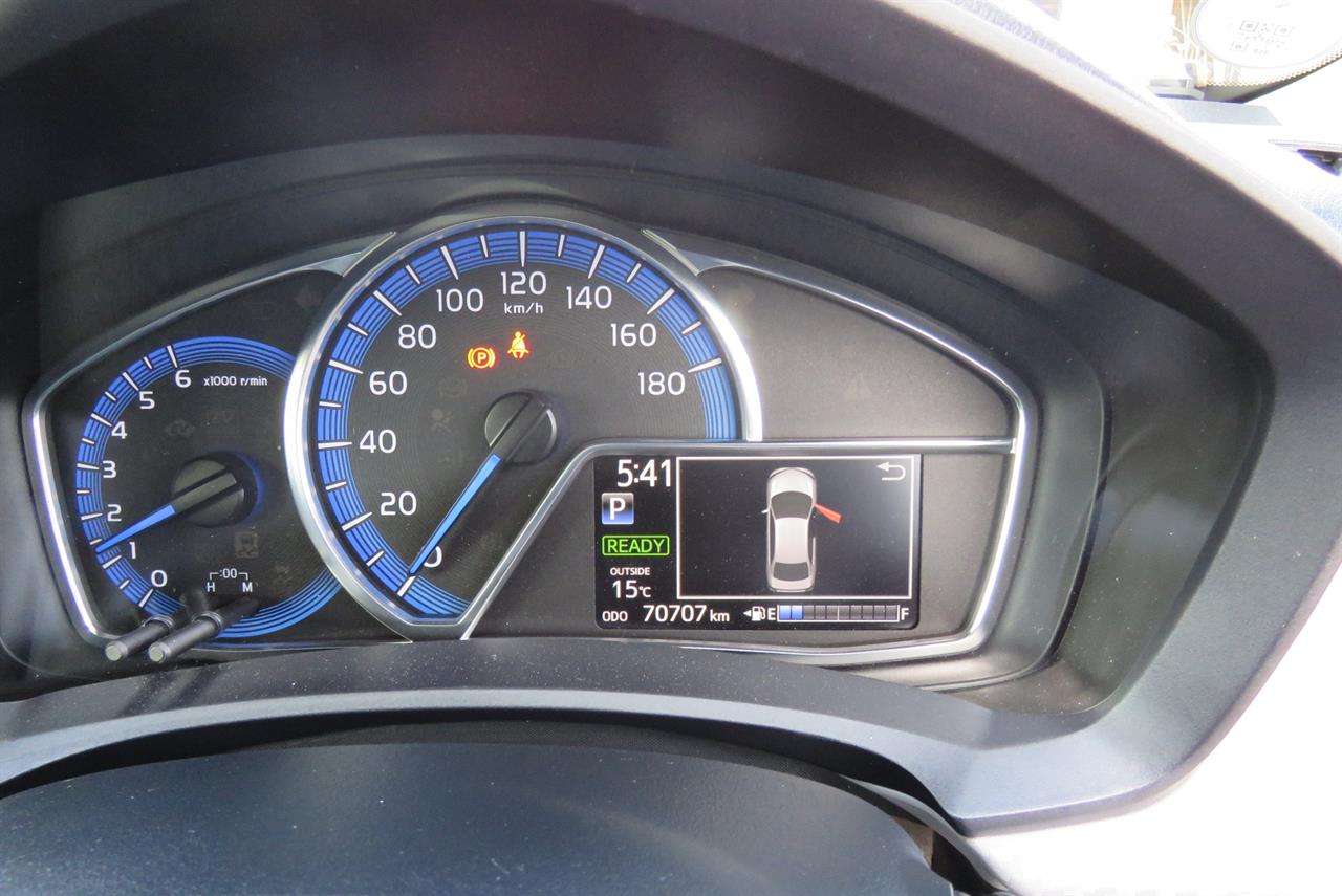 2015 Toyota Corolla thumbnail