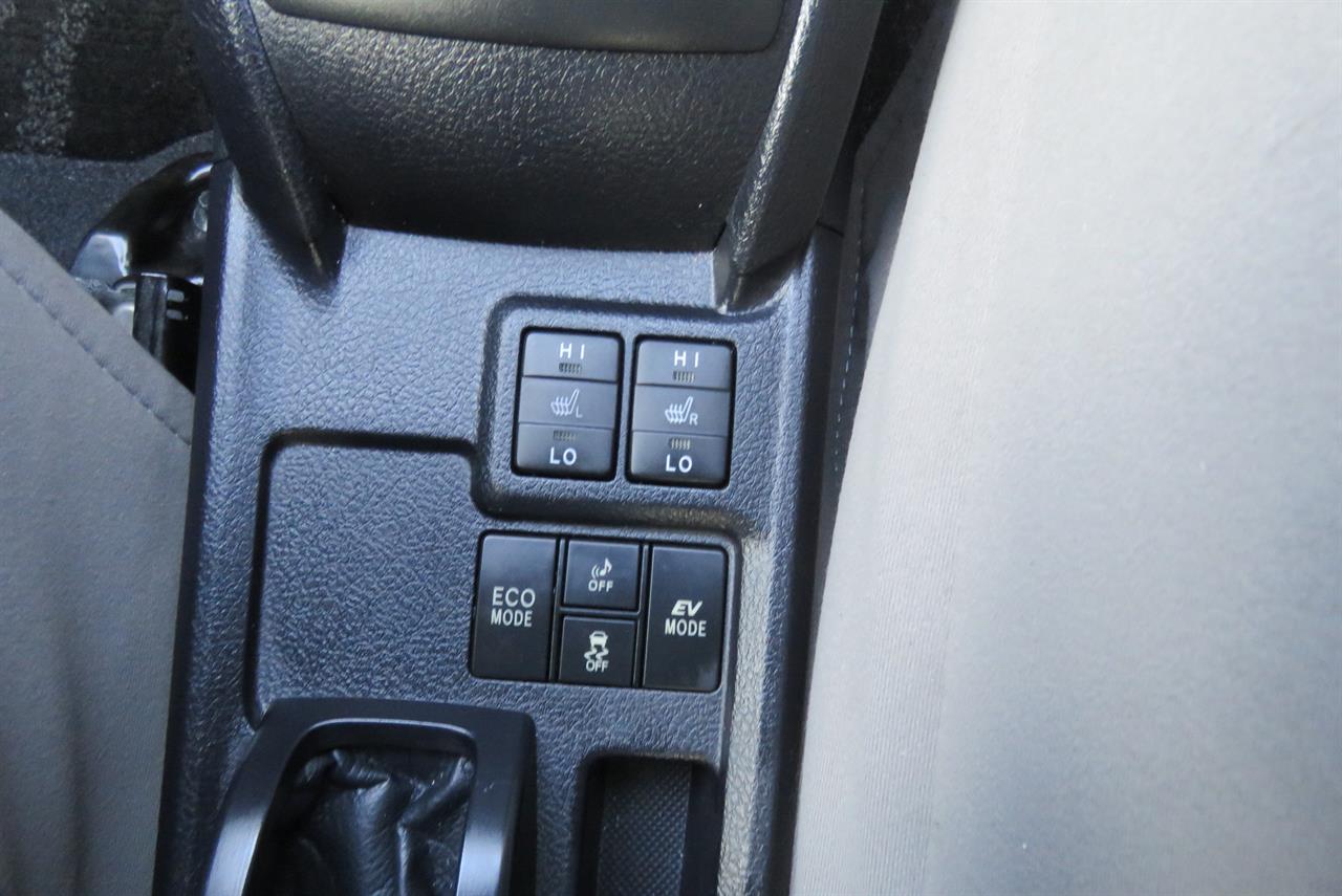 2015 Toyota Corolla thumbnail
