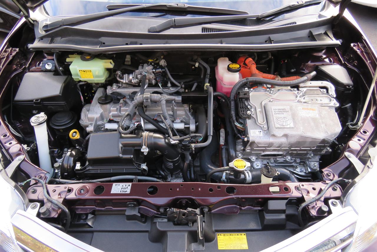 2015 Toyota Corolla thumbnail