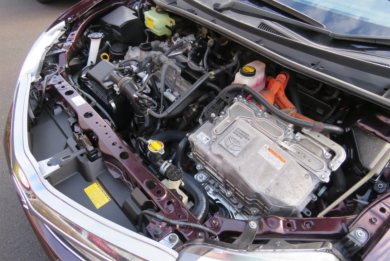 2015 Toyota Corolla thumbnail