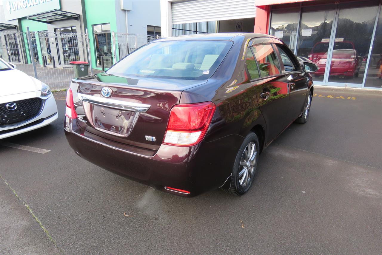 2015 Toyota Corolla thumbnail