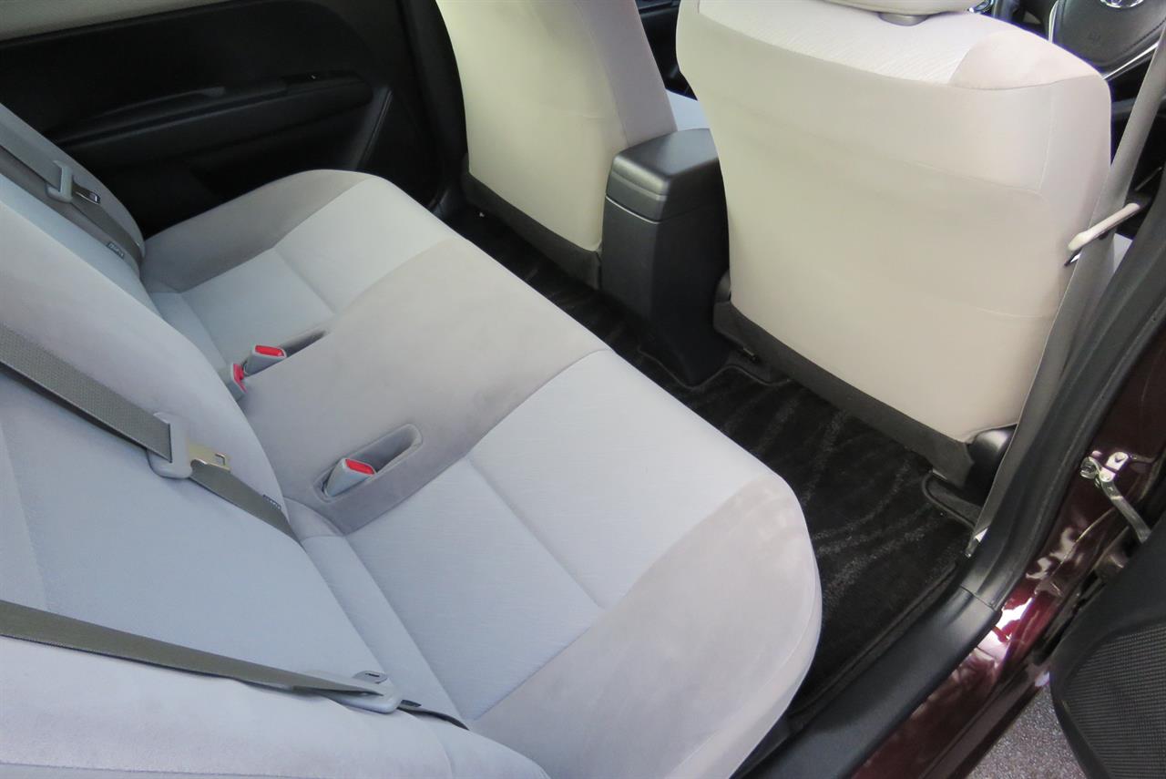 2015 Toyota Corolla thumbnail