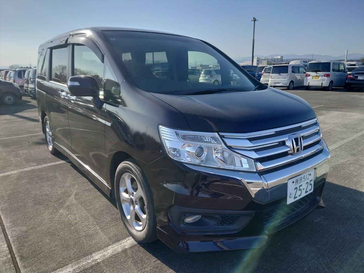 2013 Honda STEPWAGON thumbnail