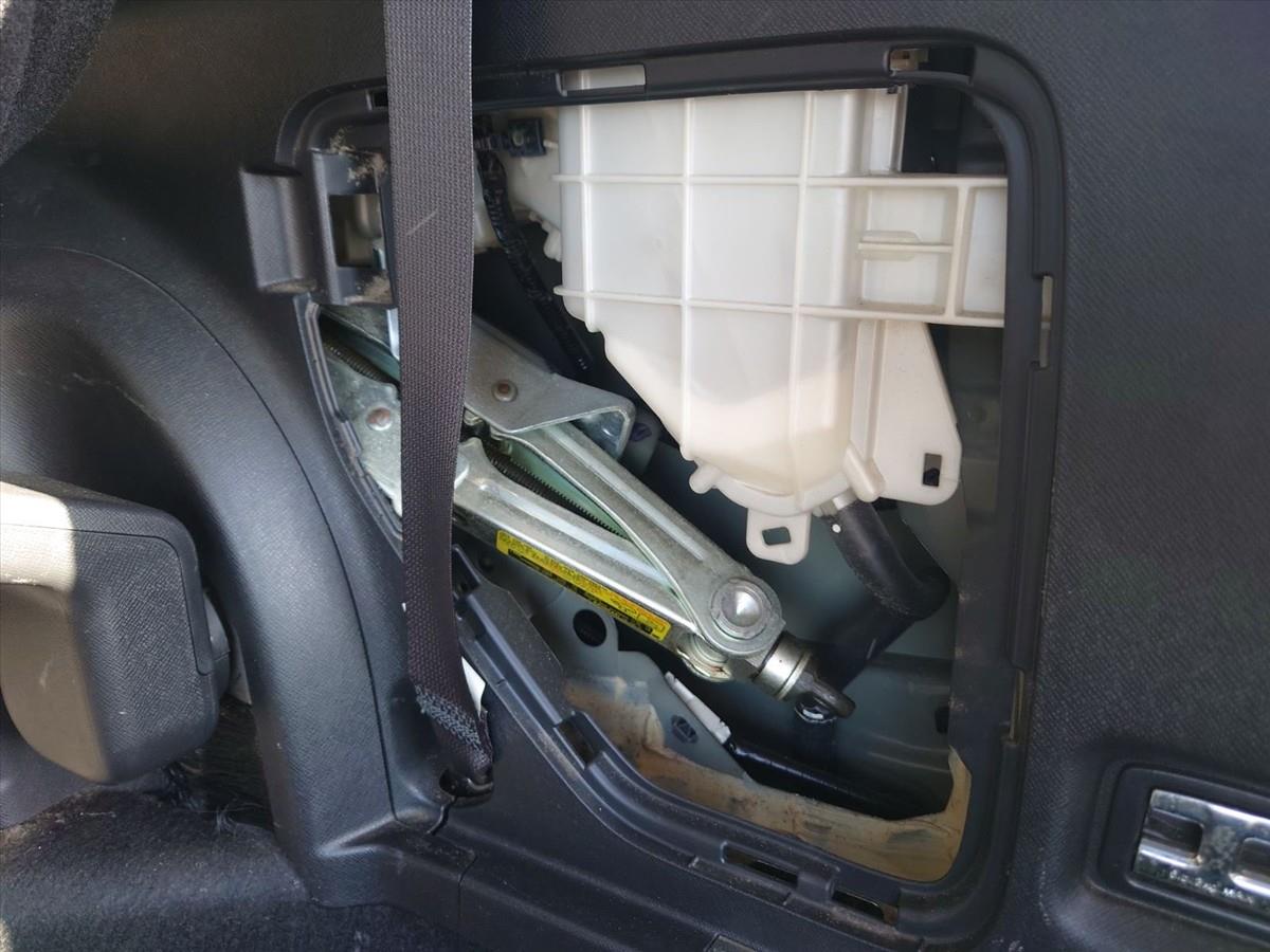 2013 Honda STEPWAGON thumbnail