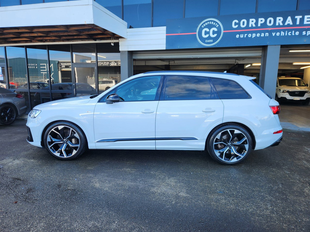 2022 Audi Q7 thumbnail