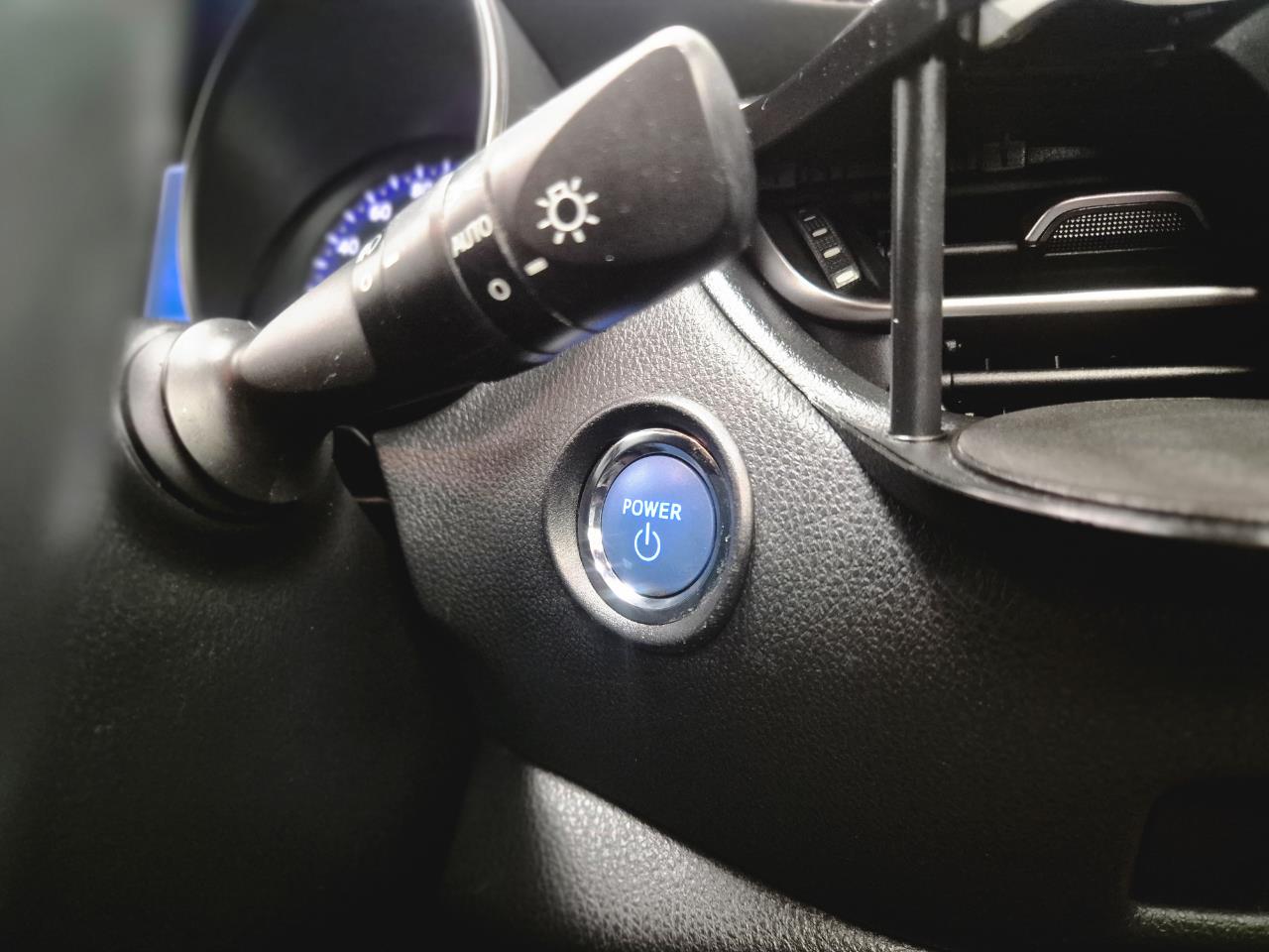 2017 Toyota C-Hr thumbnail