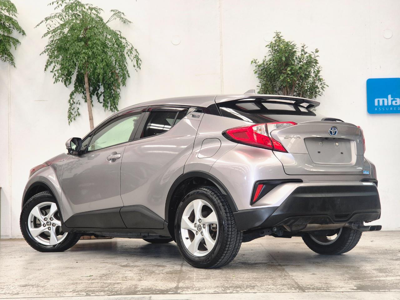 2017 Toyota C-Hr thumbnail