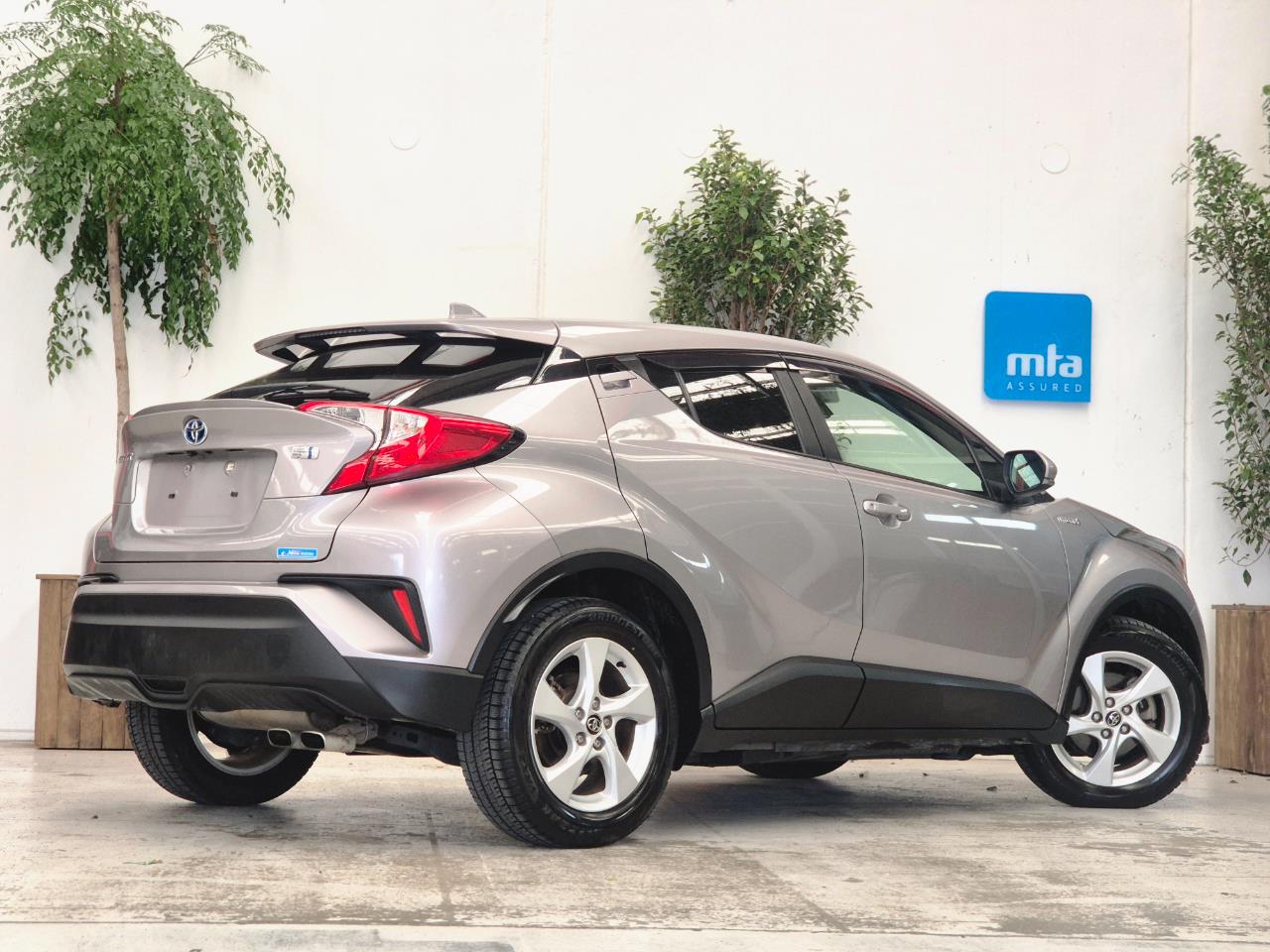 2017 Toyota C-Hr thumbnail