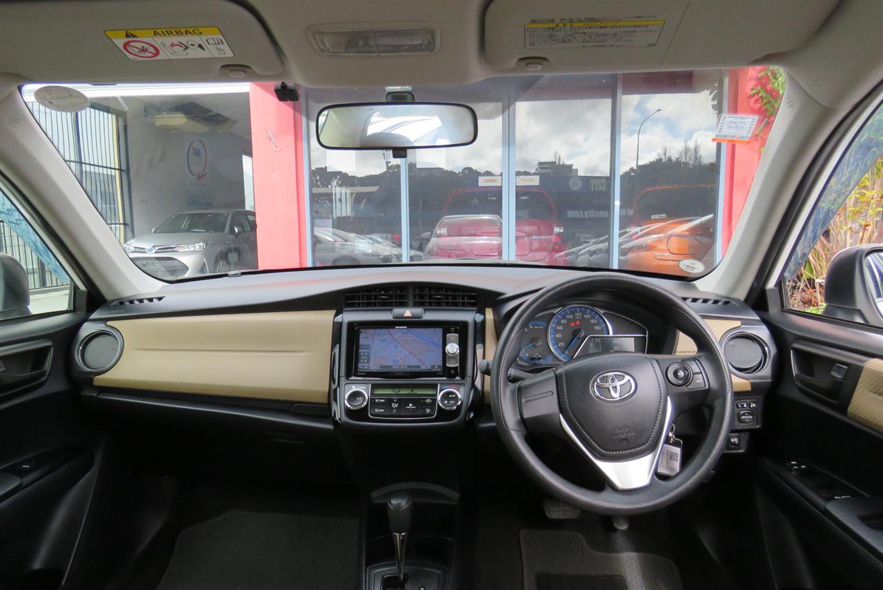 2015 Toyota Corolla thumbnail