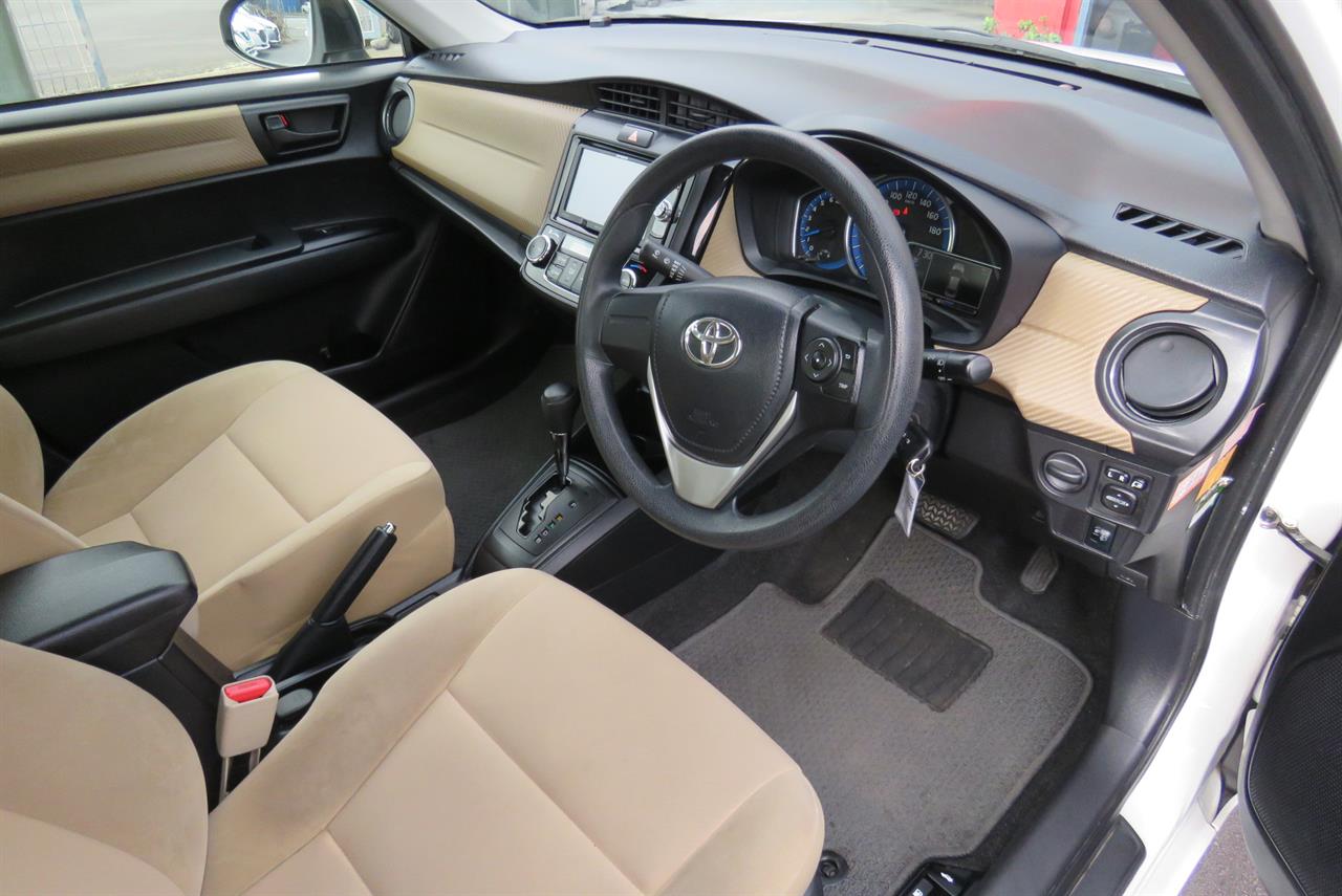 2015 Toyota Corolla thumbnail