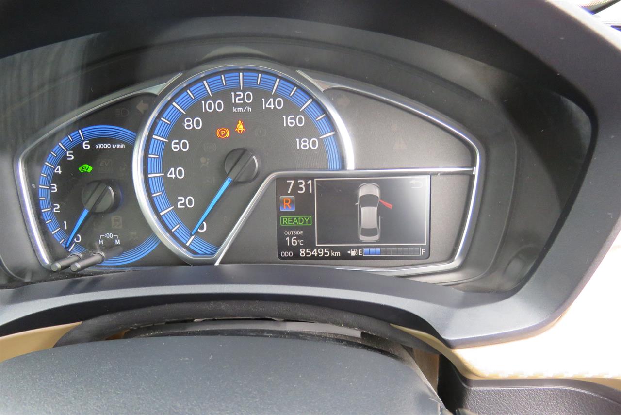 2015 Toyota Corolla thumbnail