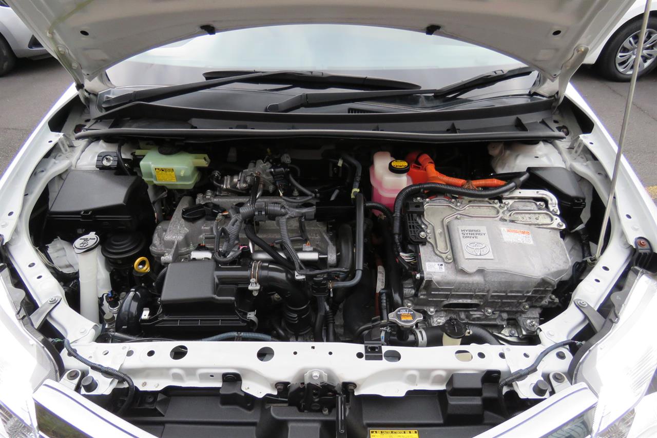 2015 Toyota Corolla thumbnail