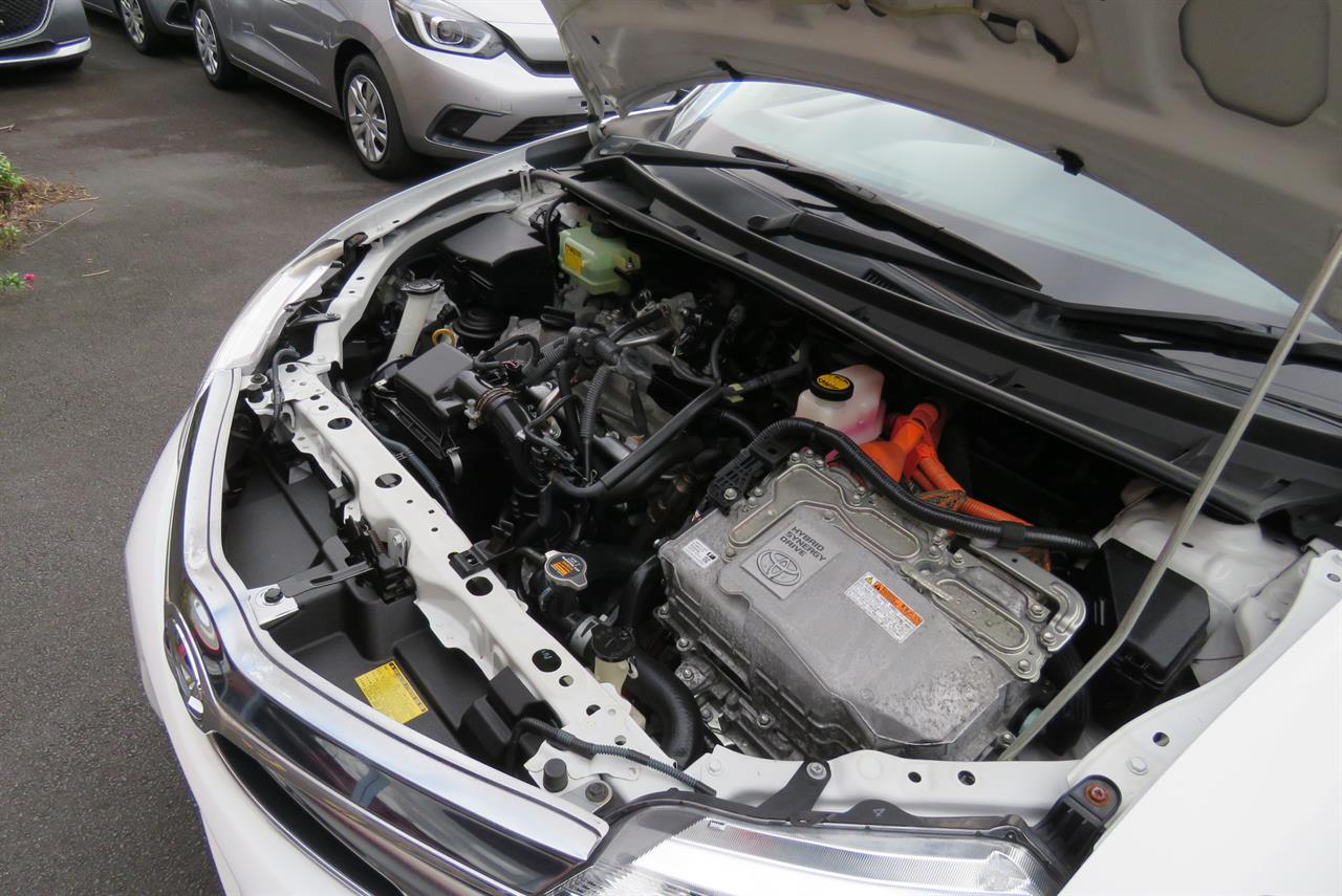2015 Toyota Corolla thumbnail