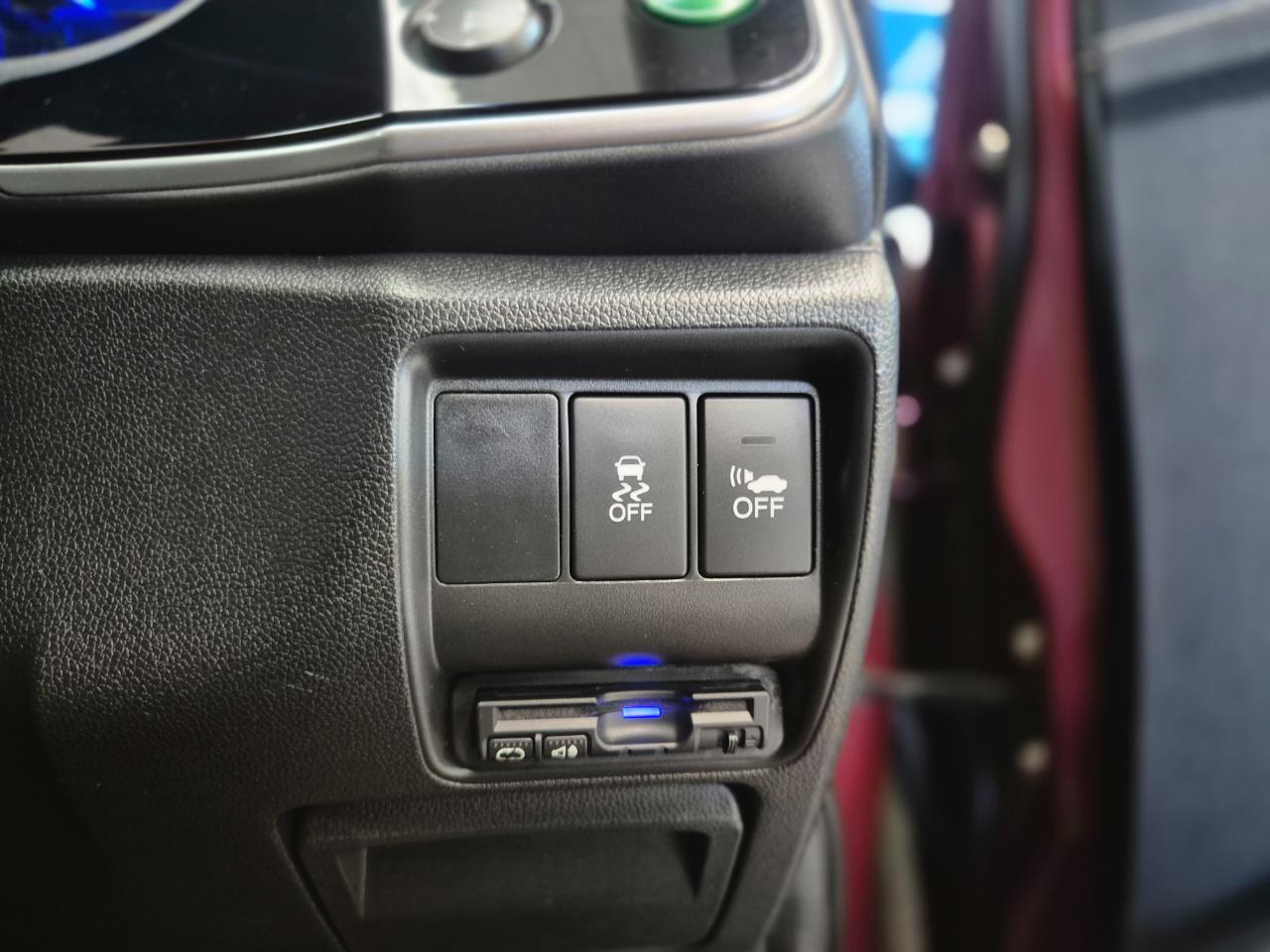 2014 Honda Grace thumbnail