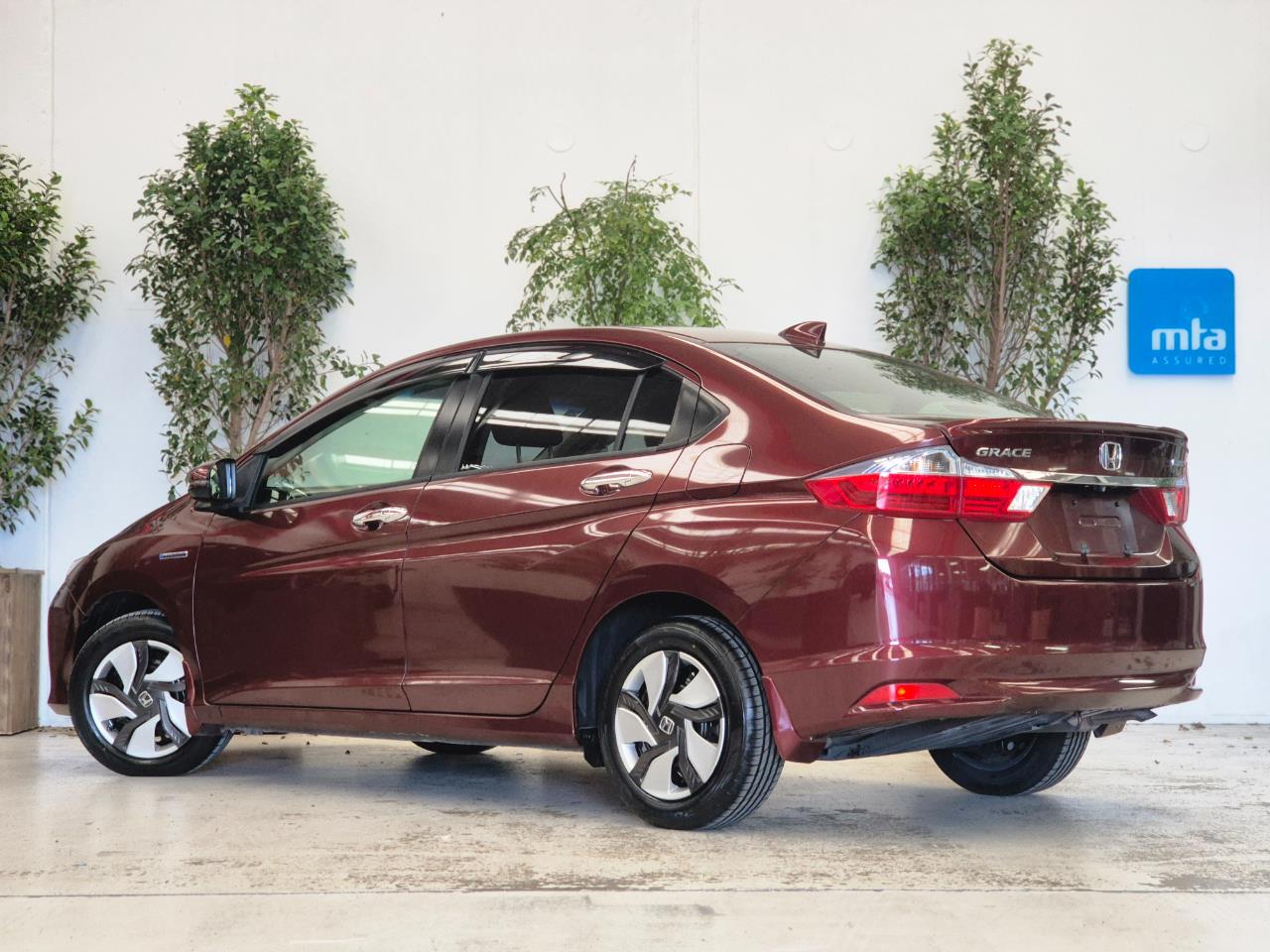 2014 Honda Grace thumbnail